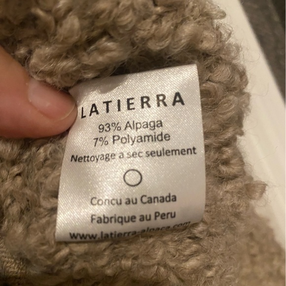 Luna Boucle Cardigan - Picture 9 of 10